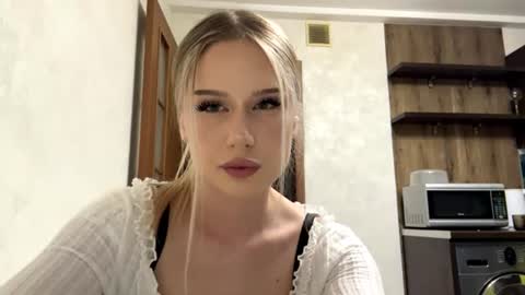 Stefani online show from June 22, 2026, 1:41 pm