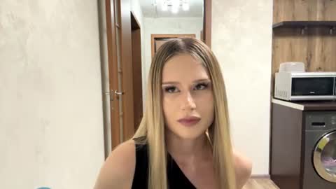 Stefani online show from July 5, 2026, 1:18 pm