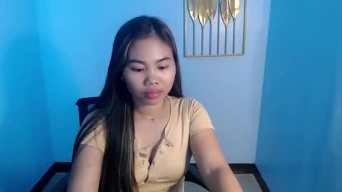 mey_queen online show from March 23, 2026, 4:05 am
