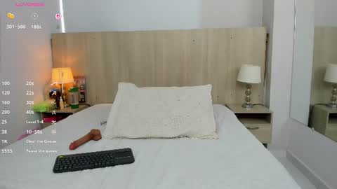 Mia Mercier online show from June 18, 2026, 11:36 am