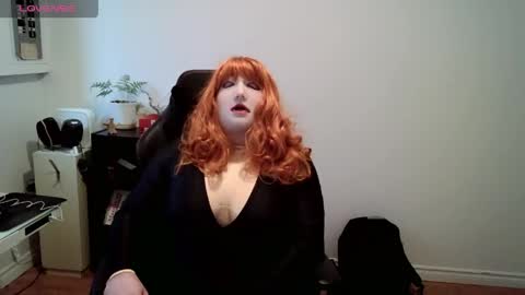 Mia the  Doll online show from May 14, 2026, 7:31 pm