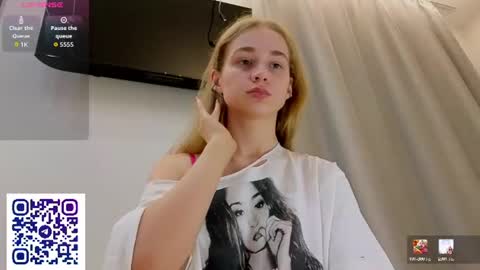 miaamurr online show from July 15, 2026, 8:58 pm