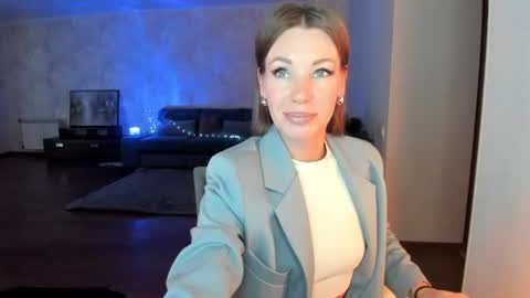Mia online show from June 29, 2026, 4:19 am
