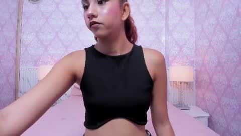 Mia online show from June 18, 2026, 11:42 pm