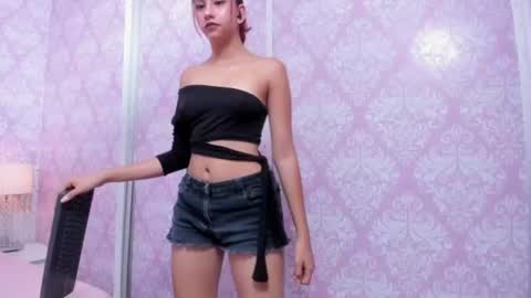 Mia online show from June 25, 2026, 11:53 pm