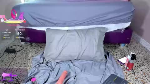 Mia Camille online show from April 21, 2026, 7:39 pm