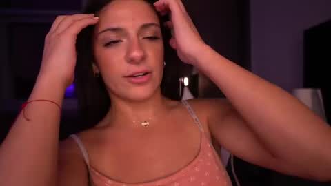 Mia online show from June 15, 2026, 3:09 am