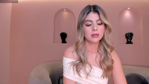 Mia Silva online show from May 27, 2026, 11:29 am