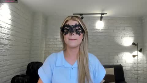 Snapshot of miasilvax chatting on June 19, 2026, 11:03 am Mia Silva online show from June 19, 2026, 11:03 am