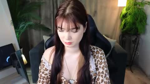 Snapshot of michelle_vasquez chatting on May 17, 2026, 9:22 pm Michelle online show from May 17, 2026, 9:22 pm