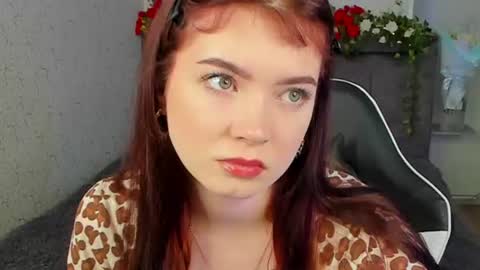 Snapshot of michelle_vasquez chatting on June 19, 2026, 10:13 pm Michelle online show from June 19, 2026, 10:13 pm