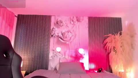 Snapshot of michellepreston_ chatting on July 4, 2026, 11:49 am michellepreston_ online show from July 4, 2026, 11:49 am