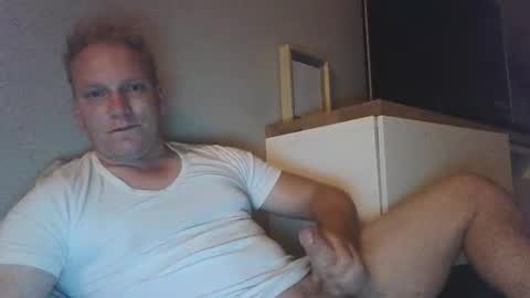 mickkxl online show from September 18, 2025, 11:29 pm