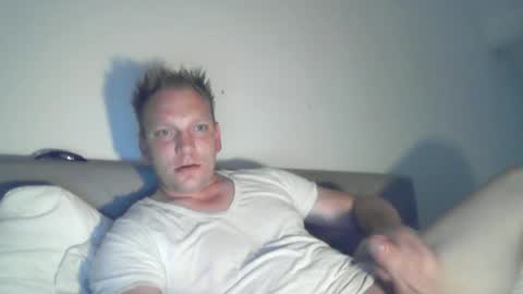 mickkxl online show from July 6, 2026, 10:56 am