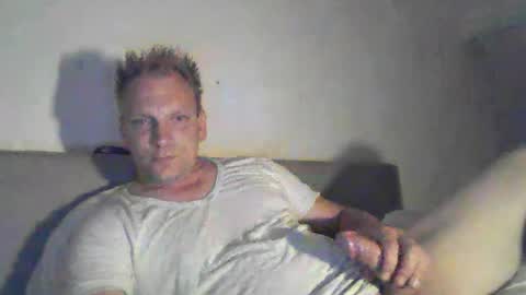 mickkxl online show from July 9, 2026, 9:41 pm