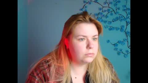Snapshot of midnightmariana chatting on May 2, 2026, 11:15 am Mariana online show from May 2, 2026, 11:15 am