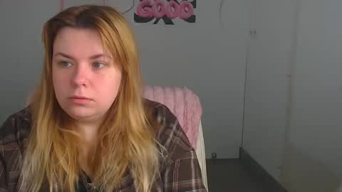 Snapshot of midnightmariana chatting on May 3, 2026, 5:13 am Mariana online show from May 3, 2026, 5:13 am