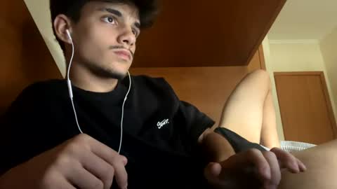 Snapshot of migueltomas34 chatting on June 13, 2026, 3:32 pm migueltomas34 online show from June 13, 2026, 3:32 pm