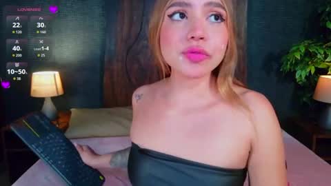 Snapshot of miia_sttone chatting on June 27, 2026, 4:45 pm miia_sttone online show from June 27, 2026, 4:45 pm