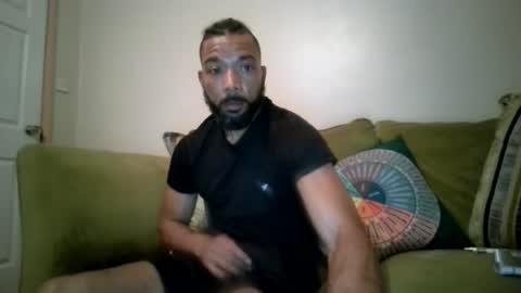 Snapshot of mikelovejones chatting on July 29, 2026, 11:36 pm mikelovejones online show from July 29, 2026, 11:36 pm