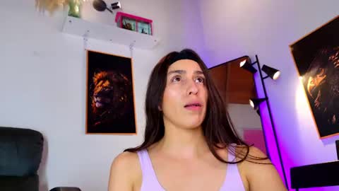 Snapshot of milan_roux chatting on June 20, 2026, 1:52 am Milane online show from June 20, 2026, 1:52 am