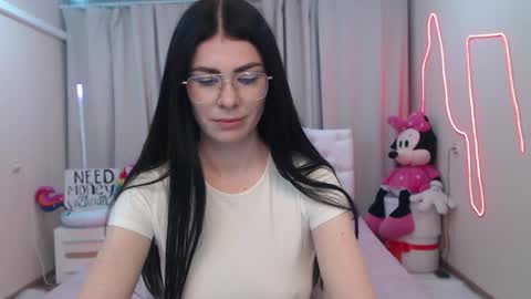 milasecretsss online show from May 22, 2026, 7:15 am