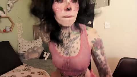 Isabella online show from May 23, 2026, 1:48 pm