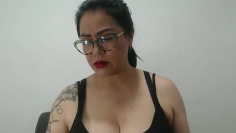 Snapshot of milfcamila367608 chatting on October 23, 2025, 4:01 am camila online show from October 23, 2025, 4:01 am