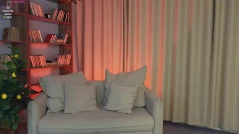Millie  online show from May 17, 2026, 3:26 am