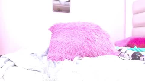 Snapshot of minene_mikami chatting on July 21, 2026, 5:26 pm minene_mikami online show from July 21, 2026, 5:26 pm