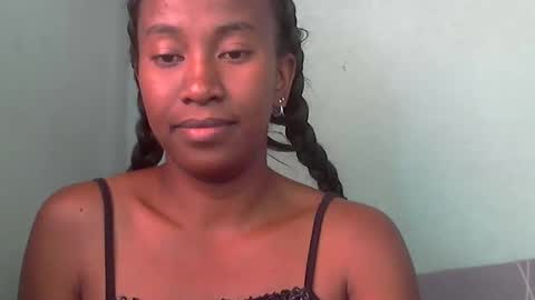 minouch211907 online show from May 16, 2026, 11:09 am