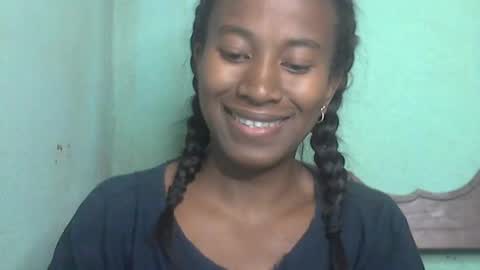 minouch211907 online show from May 27, 2026, 2:19 am