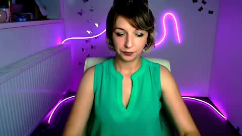 Snapshot of mishelle_blondie chatting on July 16, 2026, 5:46 am Mishelle online show from July 16, 2026, 5:46 am