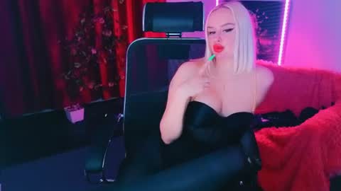 miss_alice_silver online show from June 14, 2026, 8:22 pm