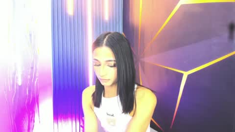 miss_isa19 online show from May 14, 2026, 3:19 pm