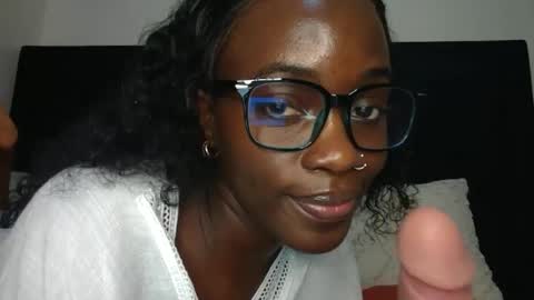 SensuElle  WHAT I DONT SHOW HERE... YOULL ONLY SEE IN PRIVATE  online show from June 22, 2026, 5:48 am