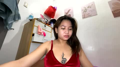 Snapshot of miss_peachyxxx chatting on May 11, 2026, 5:54 pm Lyn online show from May 11, 2026, 5:54 pm