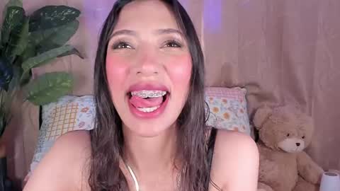 Snapshot of miss_veronica2 chatting on July 8, 2026, 1:04 pm Miss Veronica online show from July 8, 2026, 1:04 pm