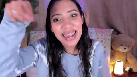 Snapshot of miss_veronica2 chatting on July 30, 2026, 12:59 pm Miss Veronica online show from July 30, 2026, 12:59 pm