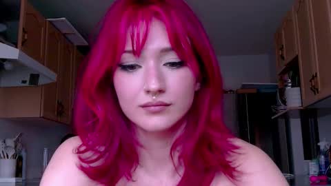 Snapshot of missmgrey chatting on March 18, 2026, 5:27 pm MissMGrey online show from March 18, 2026, 5:27 pm