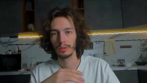 MitchelKurse online show from July 3, 2026, 6:36 pm