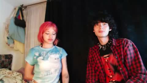 Snapshot of mixipeach chatting on June 20, 2026, 4:04 am Naomi and Nekorii online show from June 20, 2026, 4:04 am