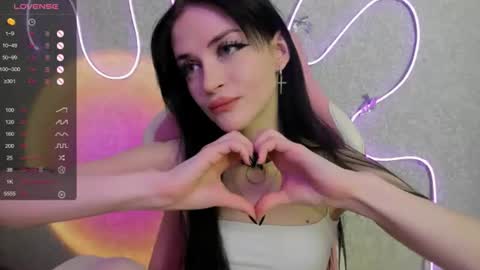 Snapshot of molly_crystall chatting on July 7, 2026, 3:42 am Molly - online show from July 7, 2026, 3:42 am