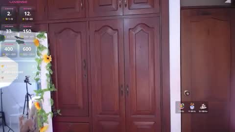 molly_curvyhot online show from September 11, 2025, 2:17 pm