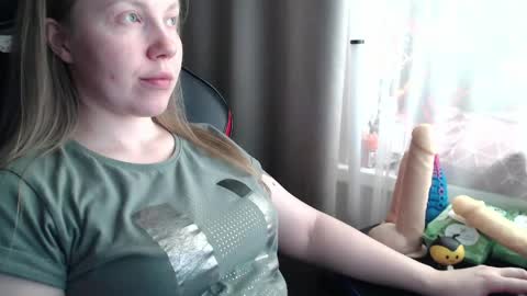 I have new photos come and see with love Molly online show from May 19, 2026, 9:04 am