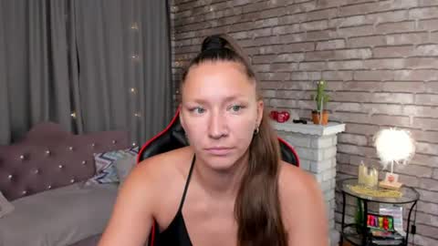 hi im Molly heregreat boobs big heart  warm pussy  online show from July 12, 2026, 12:56 am