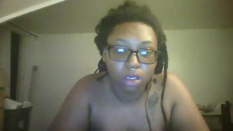 mommiemilkers2000 online show from July 8, 2026, 3:55 am