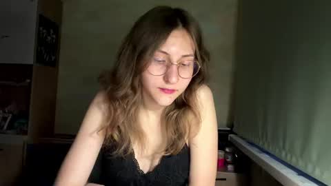 Snapshot of monikakotts chatting on June 25, 2026, 5:50 pm Mia online show from June 25, 2026, 5:50 pm