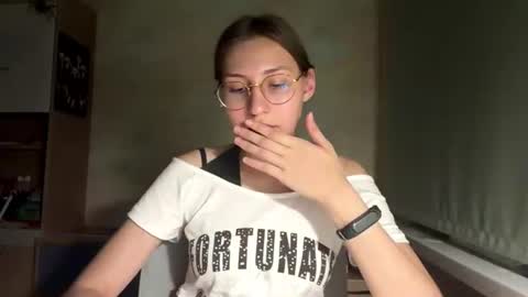 Snapshot of monikakotts chatting on July 20, 2026, 8:33 pm Mia online show from July 20, 2026, 8:33 pm