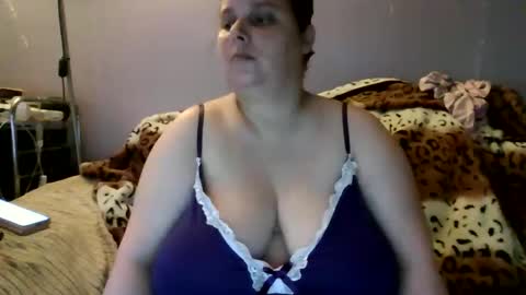 Snapshot of mrs_butterfly84 chatting on May 31, 2026, 8:54 pm Mrs Butterfly online show from May 31, 2026, 8:54 pm